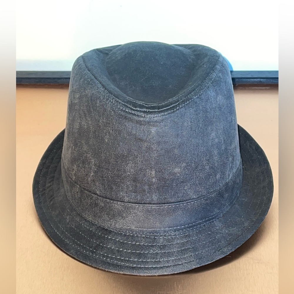 Gray Fedora Hat Size S/M Free Authority Faux Suede